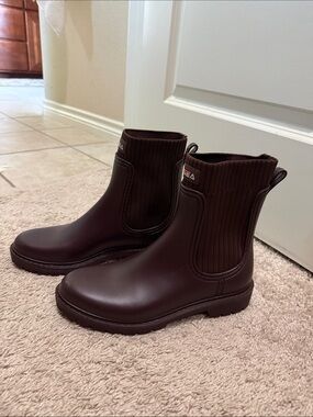 Brown Chelsea-Style Rain Boot
